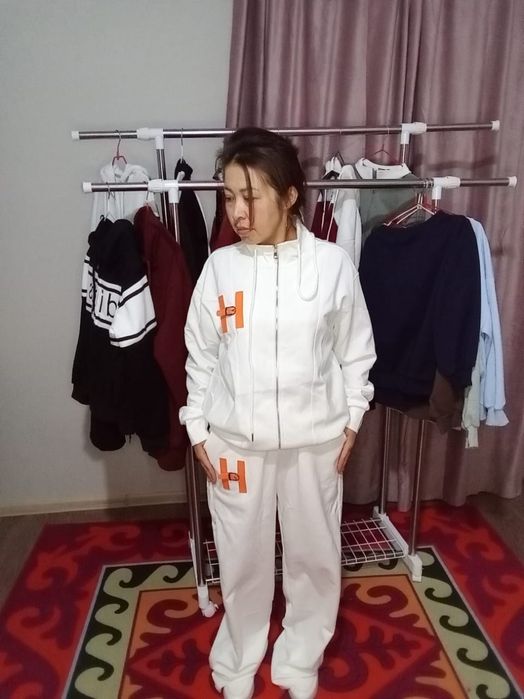 Одежда на продажу