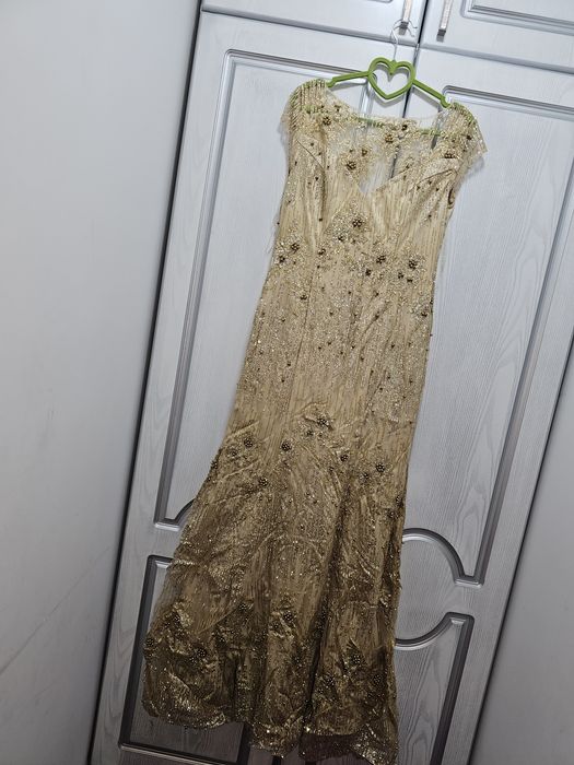 Shikarnie ko'ylak Blestyashie