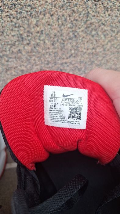 Adidasi Nike LeBron Witness 7, marimea 42, condiție foarte bună