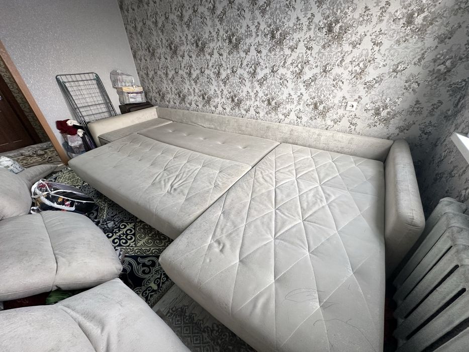 Диван почти новый