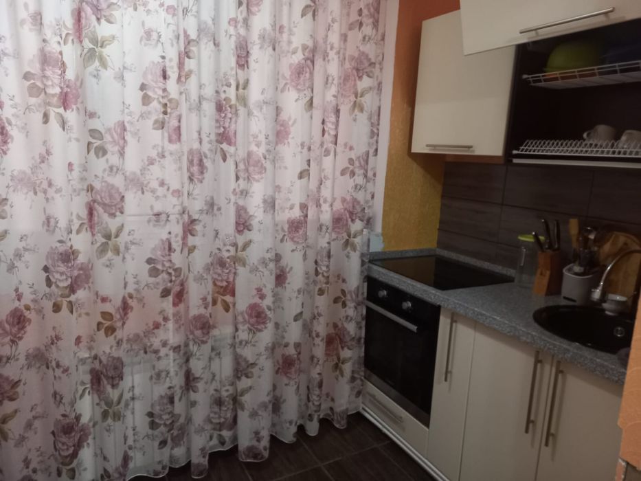 Продается 2-комнатная в центре СРОЧНО