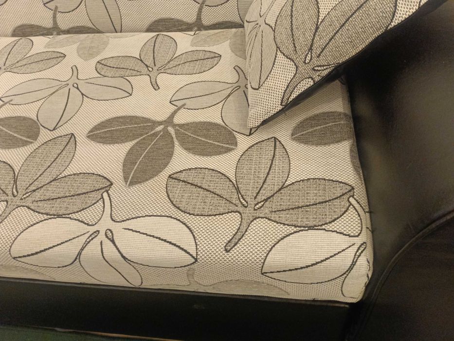 Разтегателен ъглов диван, като нов!