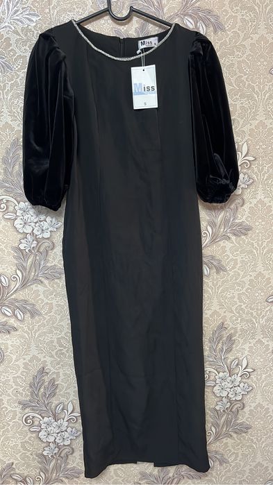 Сәнді көйлектер сатылады