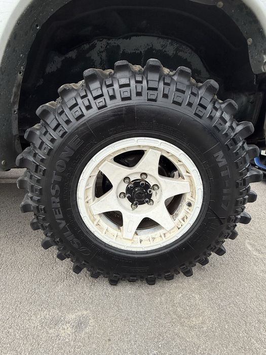 Silverstone 35x10.5x16