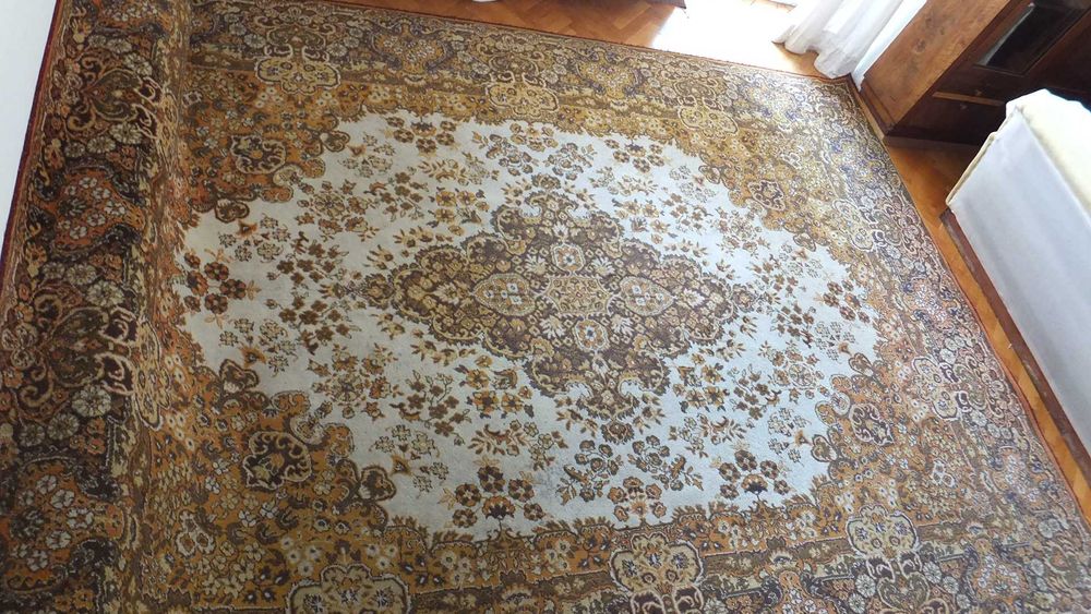Килим, тип персийски, вълнен от Сливен, неизползван, 2,5 х 3,5 м