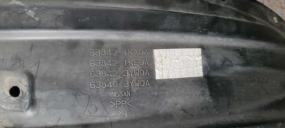 Продам подкрылок передний правый на NISSAN JUKE