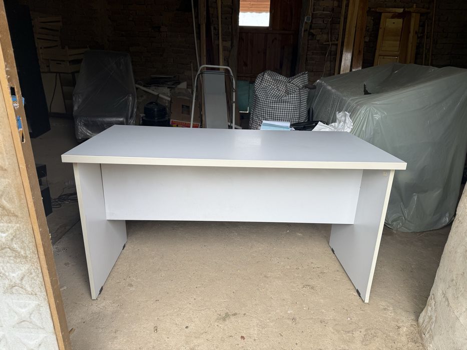 Офис бюра и шкафове-запазени,подходящи за офис или домашен кабинет