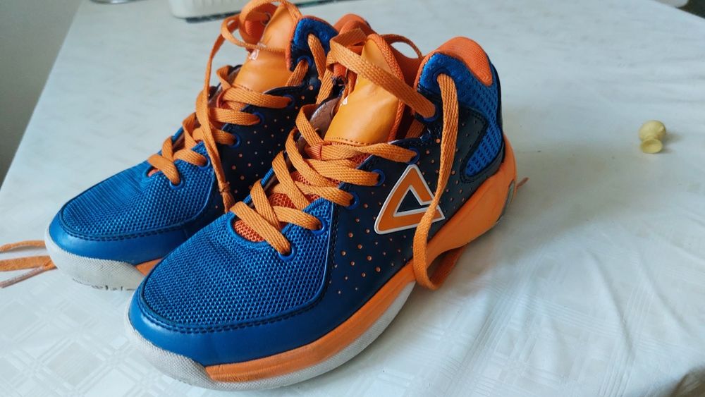 Pantofi baschet măsură 33