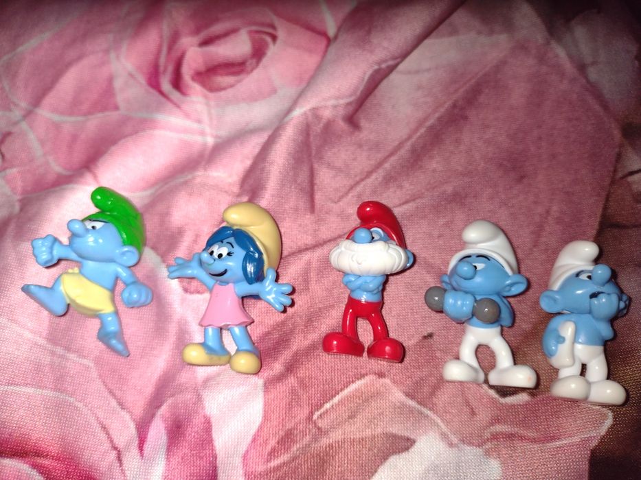 Dau la schimb acești strumfi!