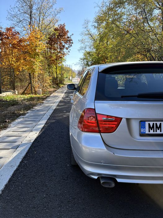 BMW 3 Series 2011 — imagine 10