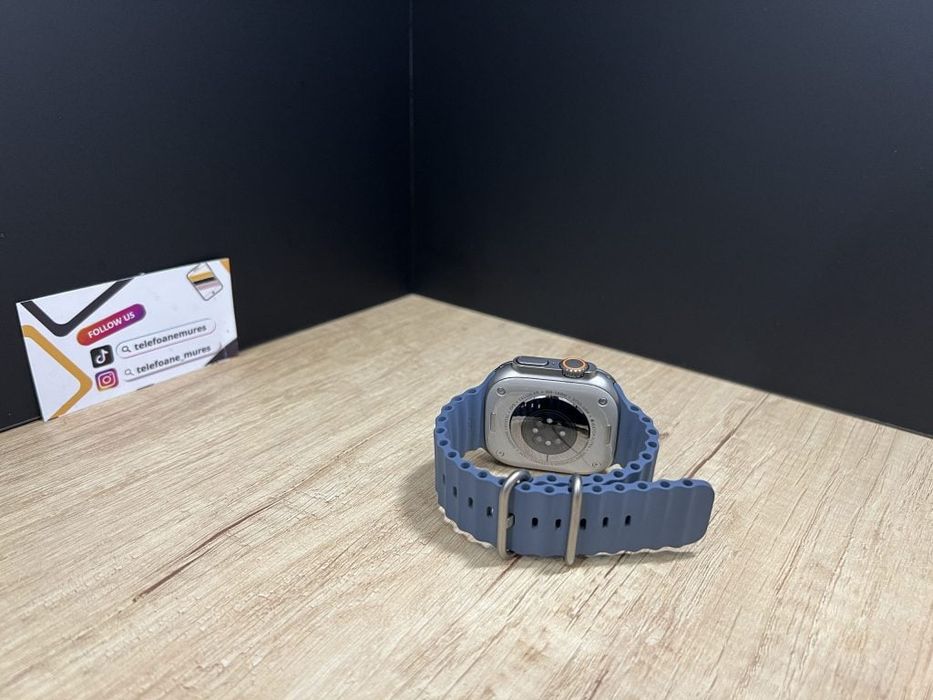 Apple Watch Ultra 3 49mm Natural Titanium Ocean Band Second-Hand 2 ani