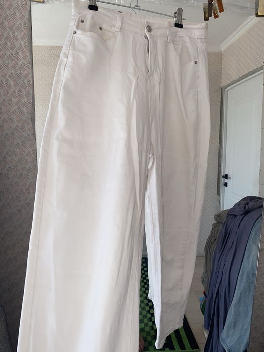 Джинсы летний,белый