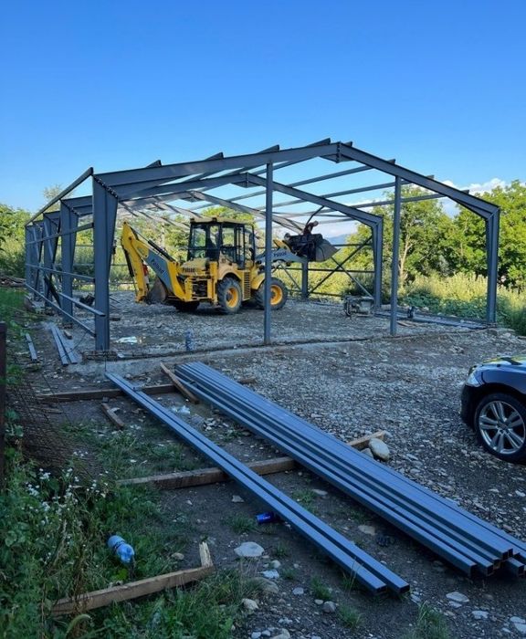 Vând hală metalică 10 x15