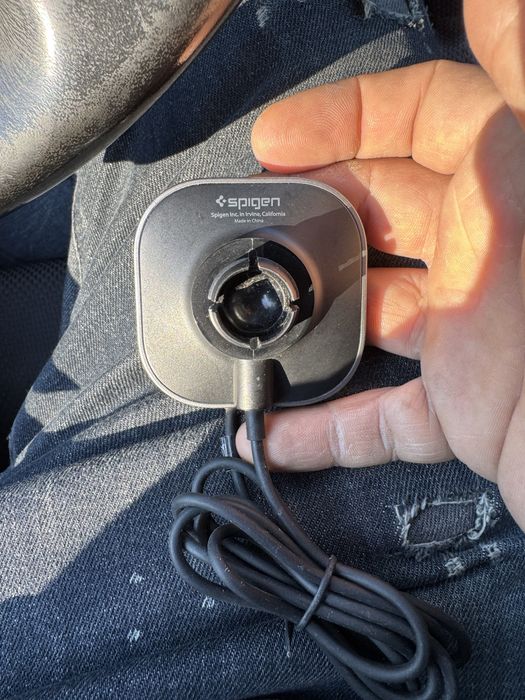 Spigen magsafe зарядно