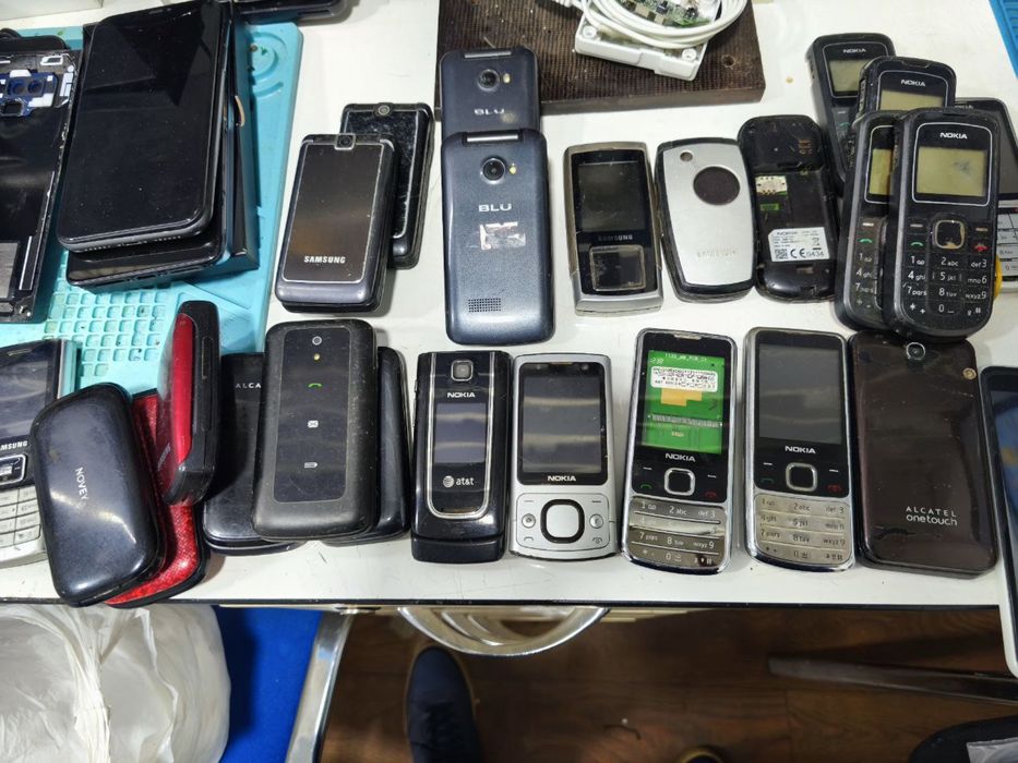 старые телефоны eski telefonlar