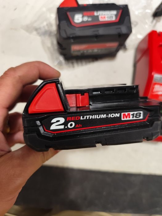 Милуоки батерии и зарядно устройство Milwaukee M18 B2 B5 M12-18C
