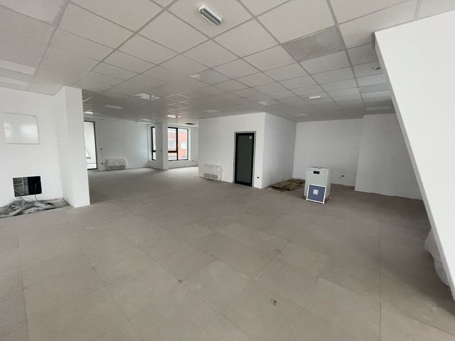 Дава се под наем Офис в София, Център - 335 кв.м за 4343.67 € - Снимка #11