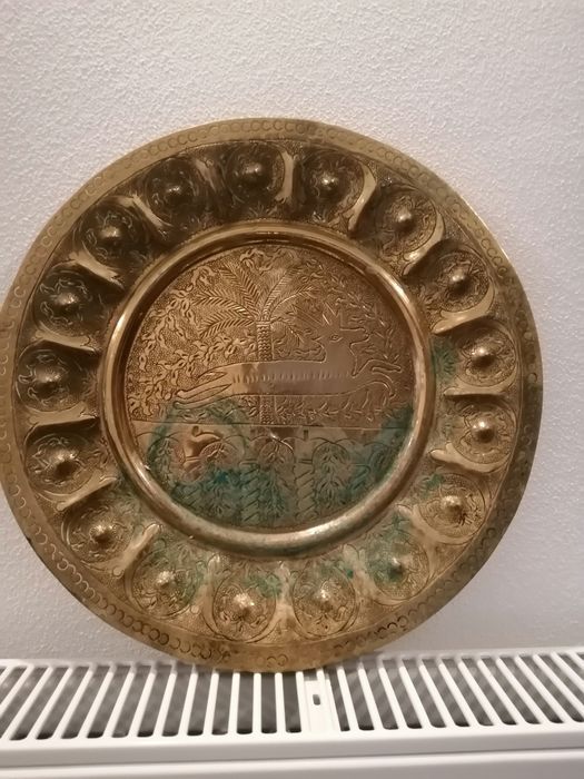 Tavă gravată manual