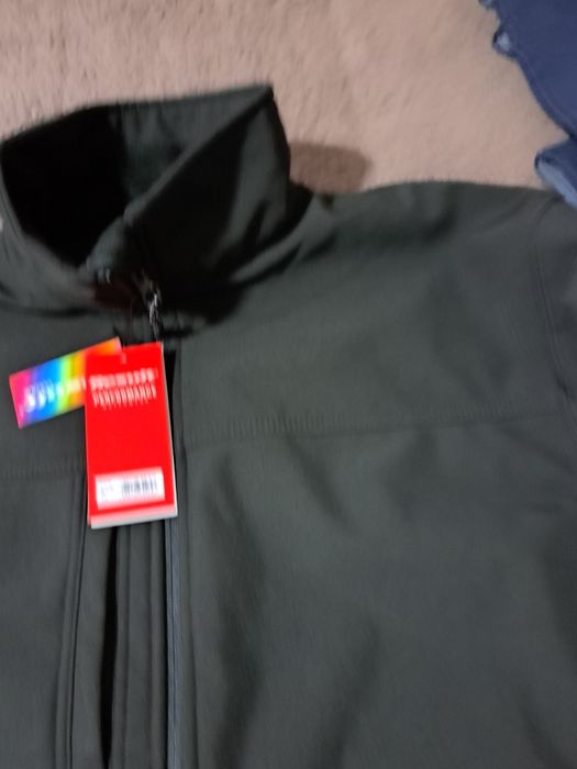 Jachete bărbați antivant și anti ploaie