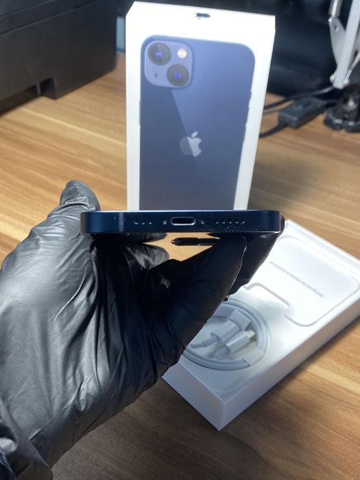 iPhone 13• 128 GB • Midnight