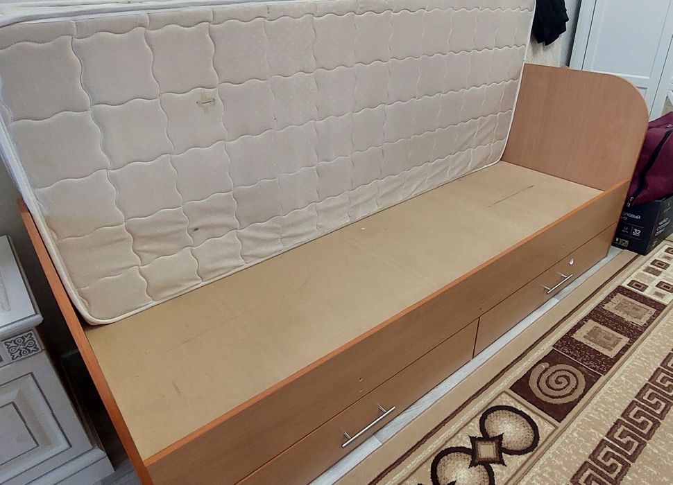 Кровать односпальная