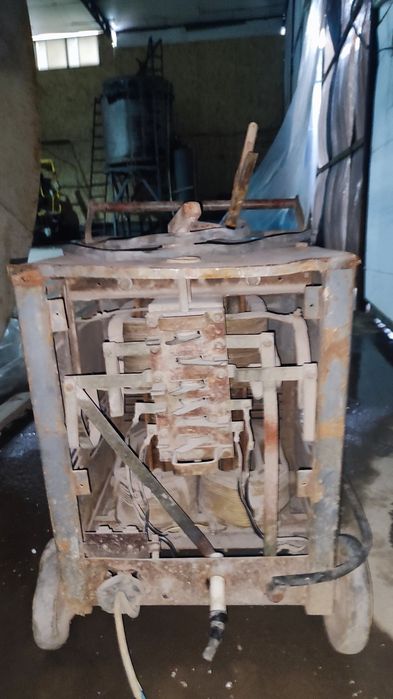 Продается сварочный аппарат 380кв