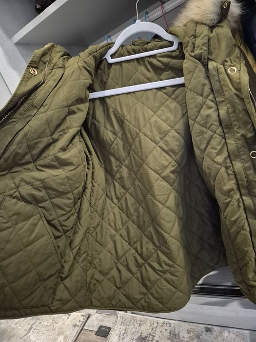 Продавам якета размер С