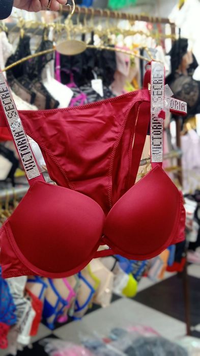 Komplekt ichki kiyimlar