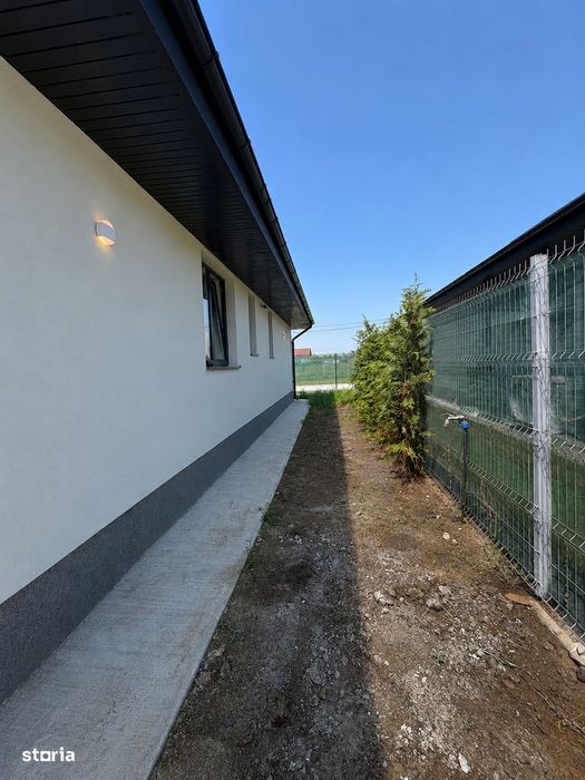 Casă Individuală Modernă 4 camere și 2 băi / 105 mp parter + 55 mp pod