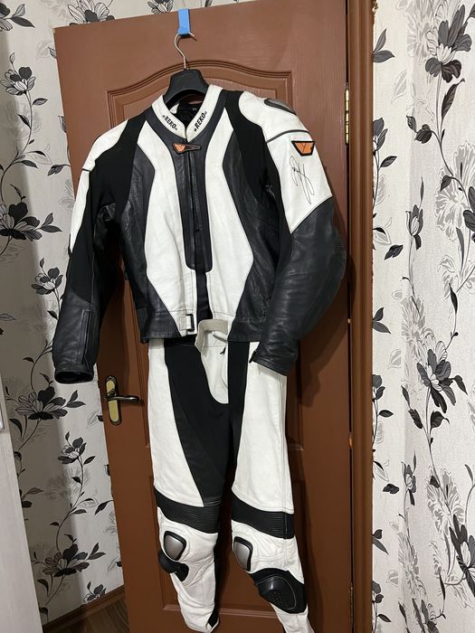 Мотокостюм на спортбайк