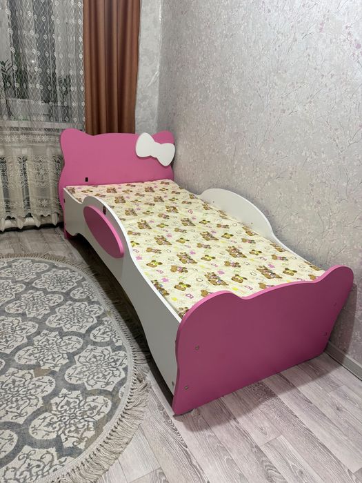продам детскую кровать для девочки