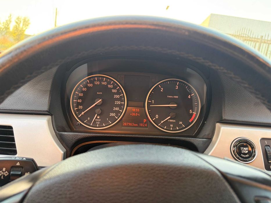 BMW 3 Series 2010 — imagine 5