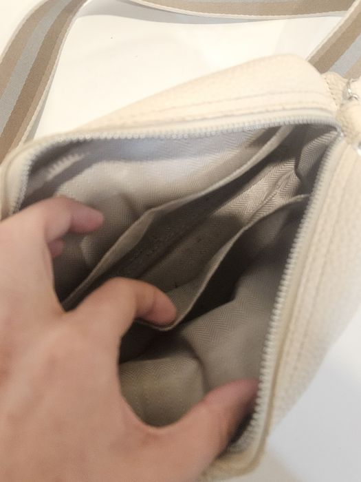 продаю сумкочку бежевого цвета