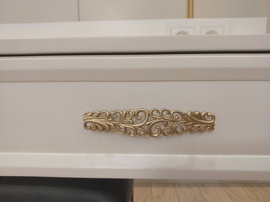 Подвесной туалетный столик из МДФ