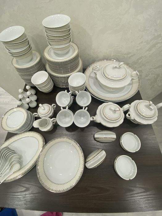 Продаю чайно-столовый сервиз