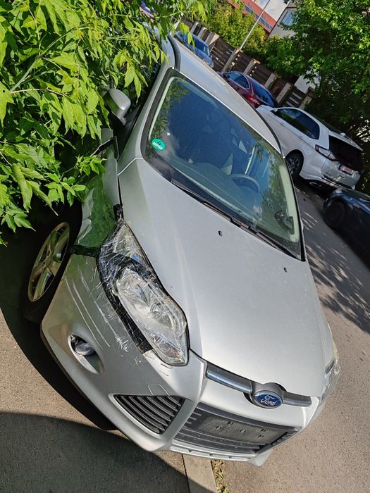 Dezmembrez Ford focus mk3 benzina 1.6