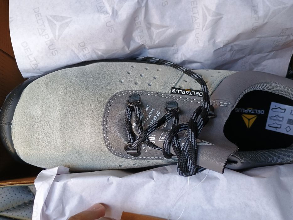 Продам новую спецобувь Deltaplus