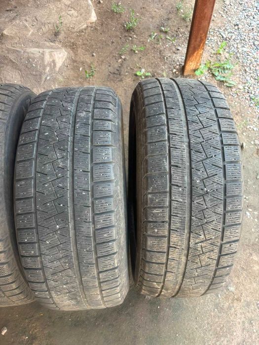 Зимние шины 215/60 R16