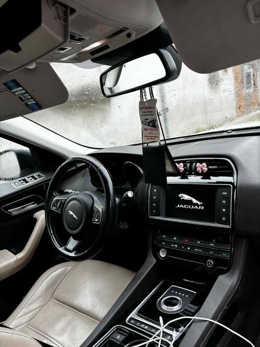 Jaguar F-PACE 2016г.