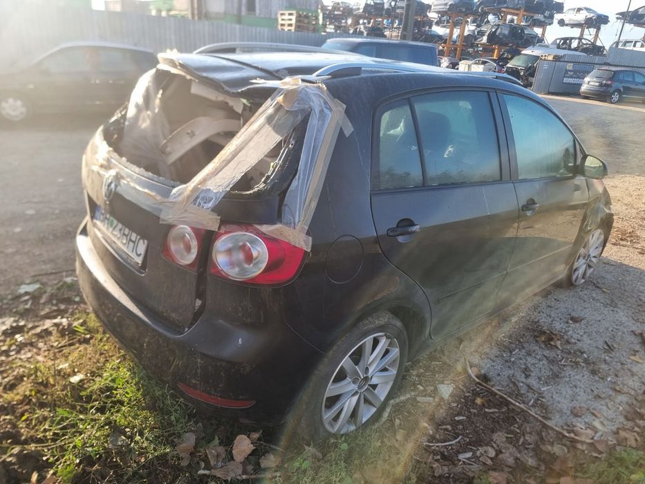 Carenaj dreapta fata 5M0805978 Volkswagen Golf Plus 2 (2009-2014)
