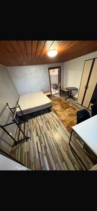 Inchiriez Apartament cu o camera garsoniera cu baie bucatarie proprie la vilă ofer contract legal/garantia in rate/mentenanta urgente!Chirie Pers.fiz