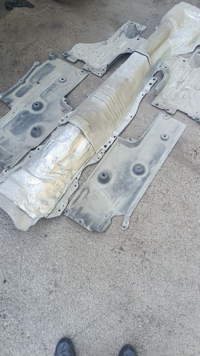 Carene, scutiri Volvo V60