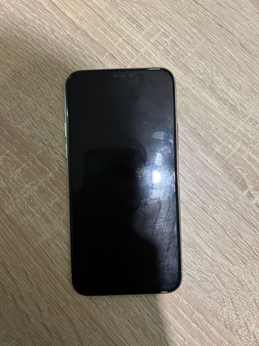 Срочно продам iphone 11 pro в отличном состоянии