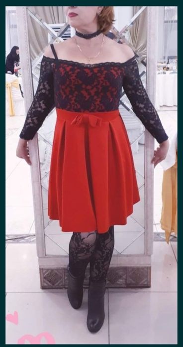 Платье кружевное, полусолнце. Очень красивое !