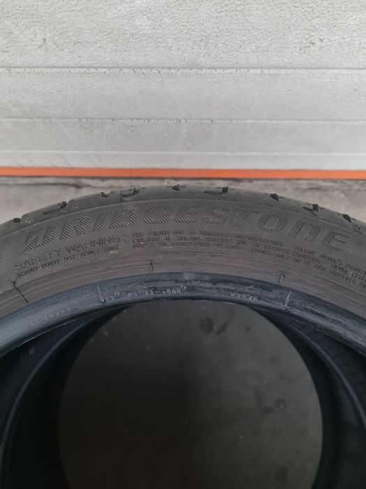Летни гуми 2 броя BRIDGESTONE Potenza  215 40 17 дот 3314
