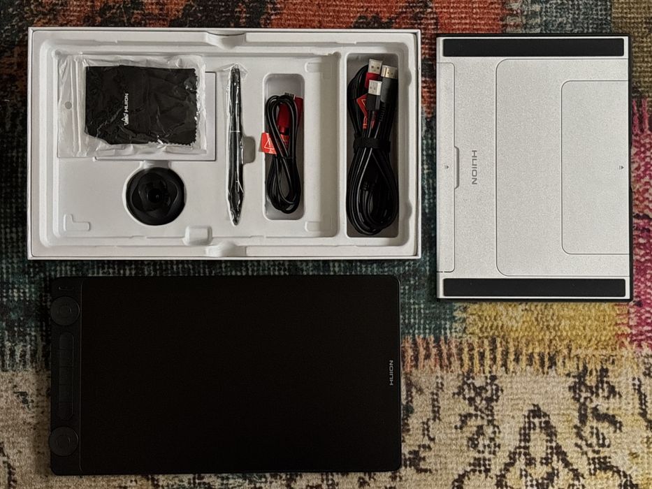 Tabletă garfică Huion Kamvas 13 (gen 3)