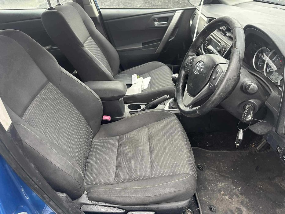 НА ЧАСТИ Toyota Auris  1. 4 D-4D, 90 , дизел, 2015г година