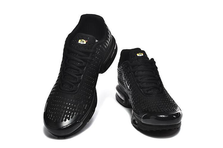 Нов модел мъжки маратонки Nike Air Max Plus VII black