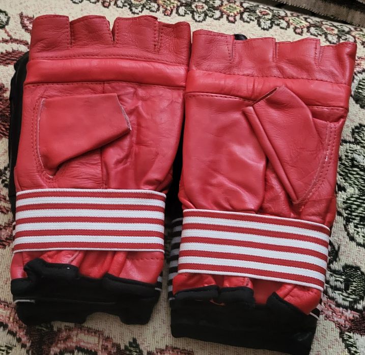 Перчатки для спорта