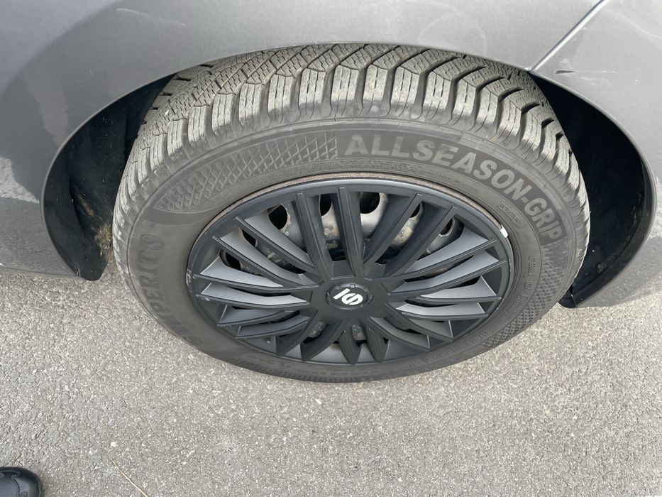 Roti renault 5x114.3 allseason 16 inch tabla -205 55 r16 Rosu • OLX.ro